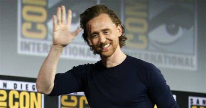 Tom Hiddleston appears at 2019 ComicCon