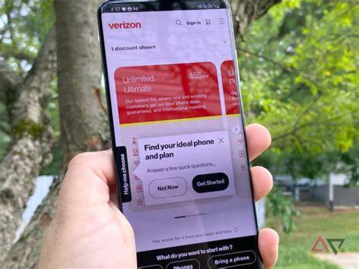Verizon carrier bloatware on smartphone Verizon carrier bloatware on smartphone