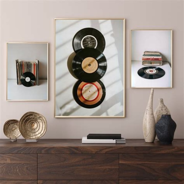 Vinyl Record Art with sticker Bee Gee's BROKEN RECORD