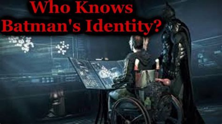 Who Knows Batman’s Identity