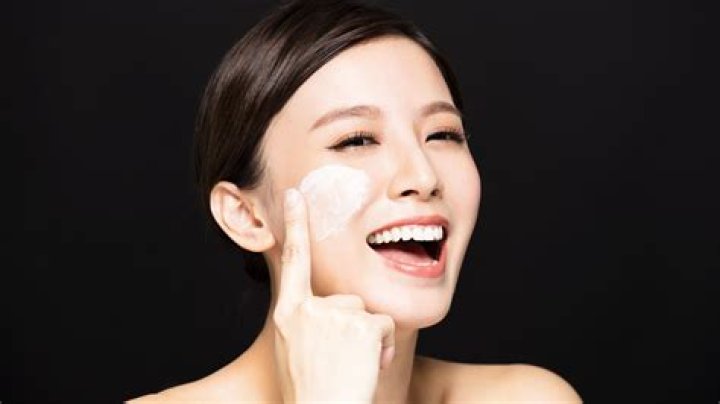 You're Doing It Wrong: Applying Moisturizer